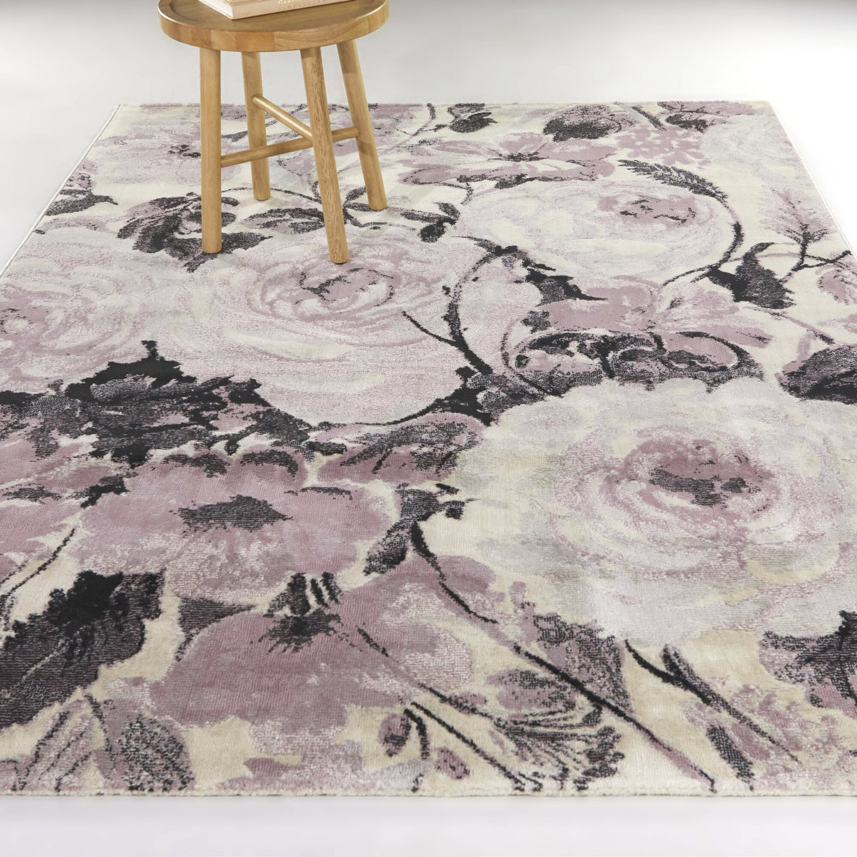 Edna Classic Floral Area Rug