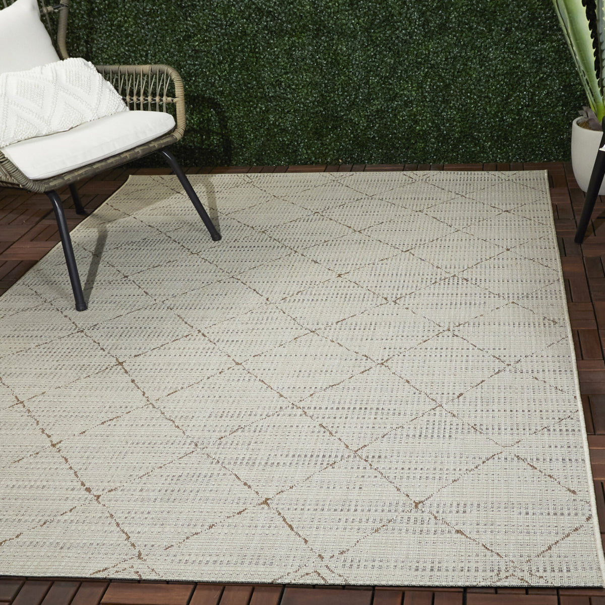 Logan Textured Trellis Area Rug