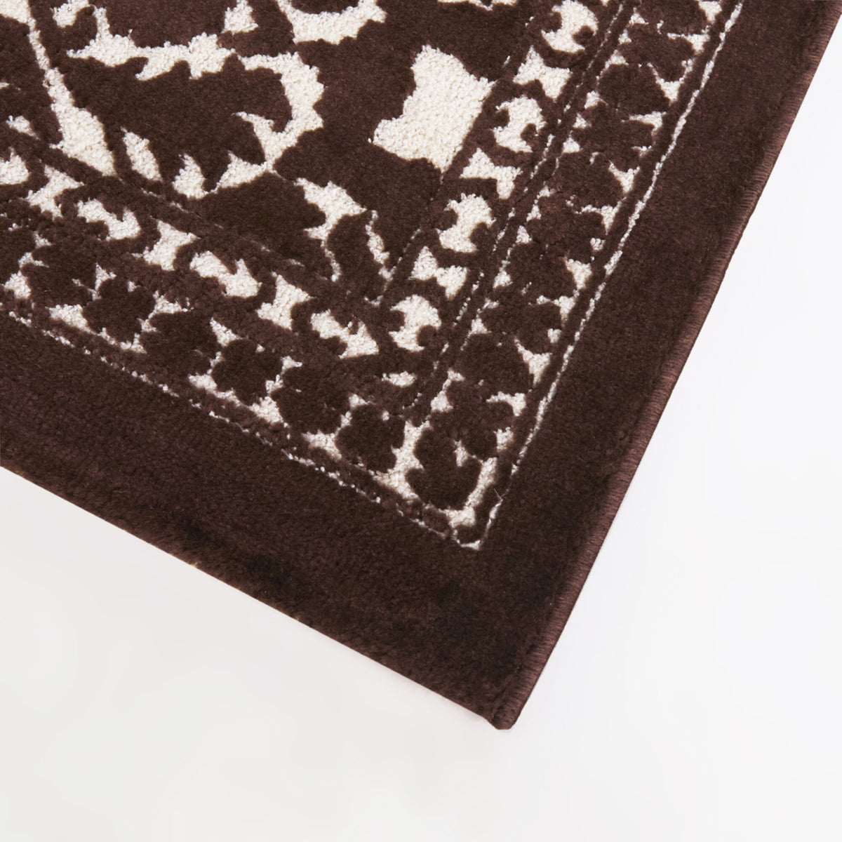 Aleron Traditional Medallion Area Rug