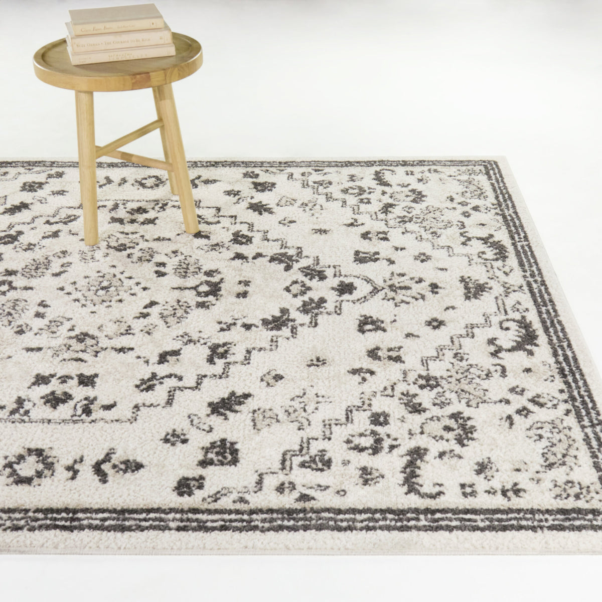 Lykos Oriental Medallion  Area Rug