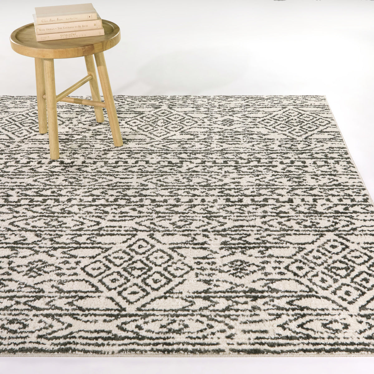 Veiser Moroccan Diamond Area Rug