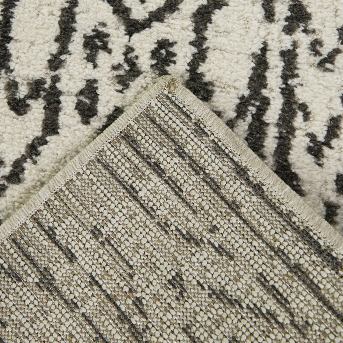 Veiser Moroccan Diamond Area Rug
