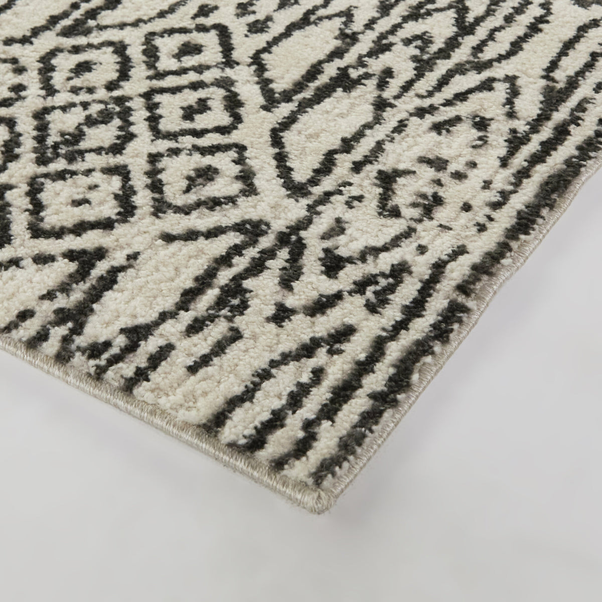 Veiser Moroccan Diamond Area Rug