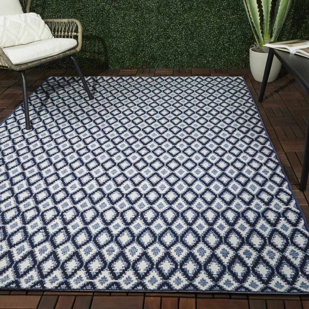 Fabien Diamond Trellis Area Rug