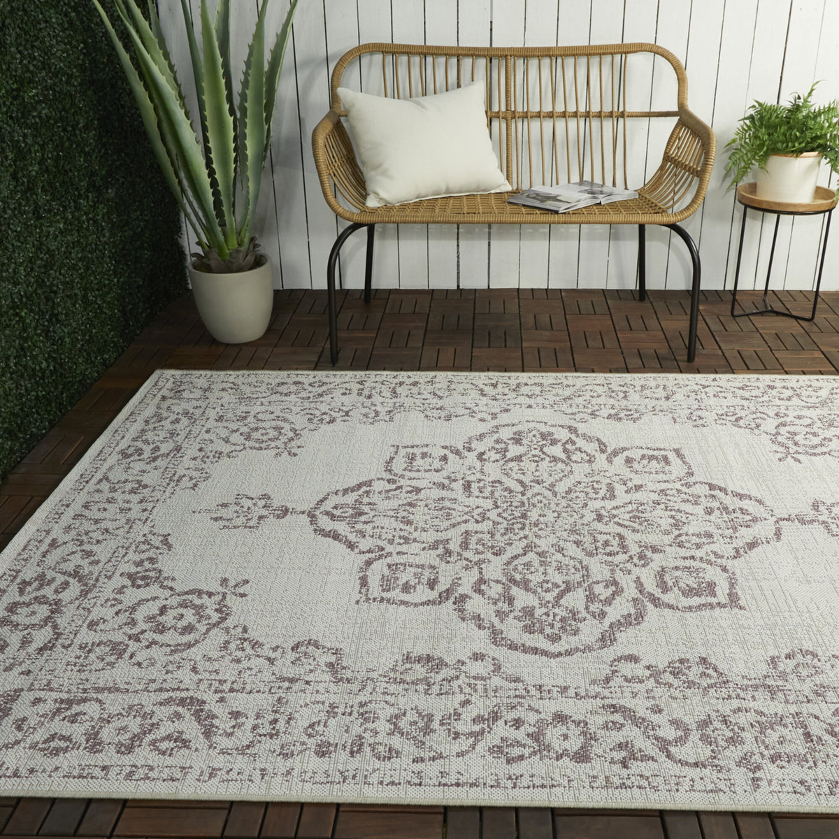 Elmas Distressed Medallion Area Rug