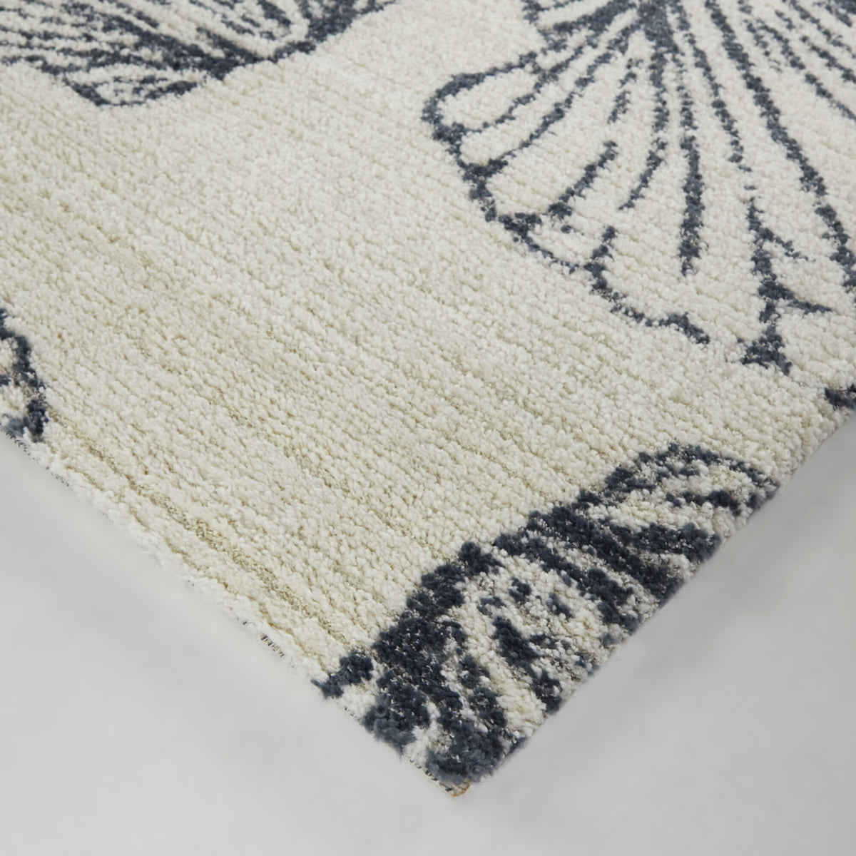 Scallop Coastal Shell Area Rug