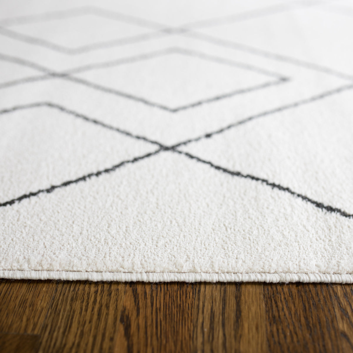 Ava Modern Geometric Area Rug