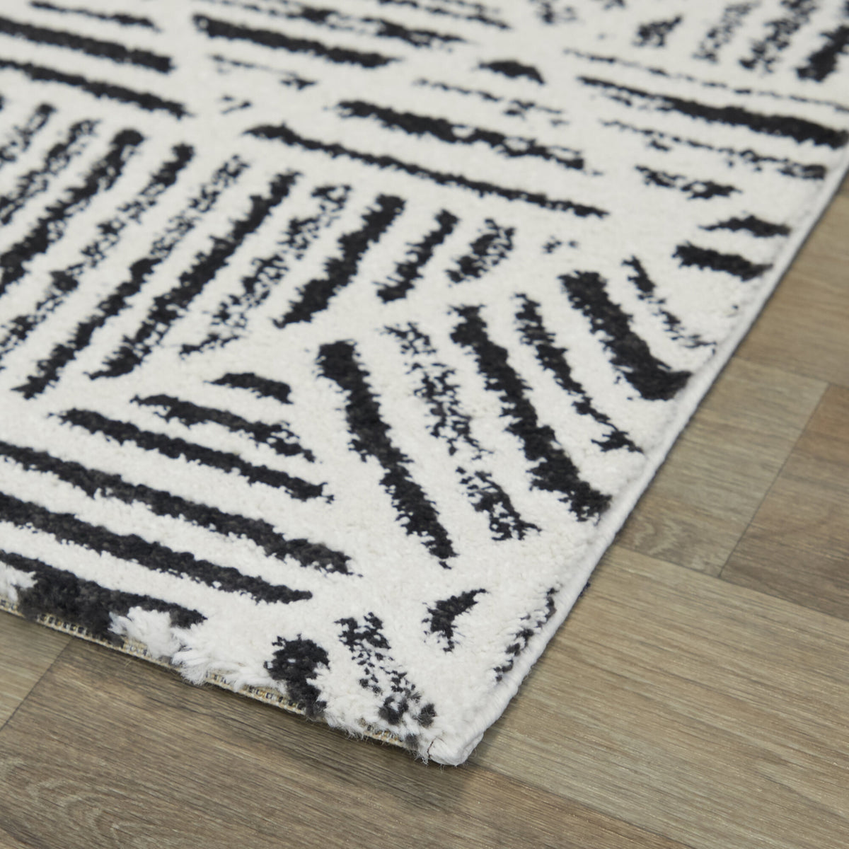 Frederic Contemporary Geometric Area Rug