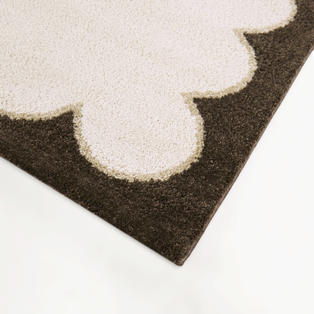 Dominique Scalloped Border  Area Rug