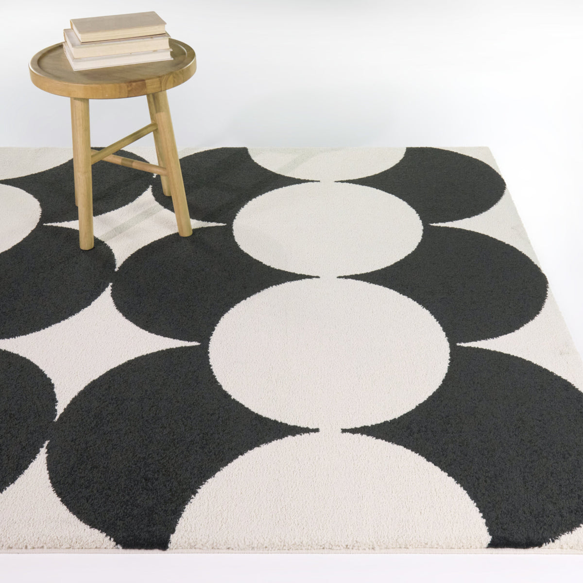 Leto Retro Geometric Area Rug