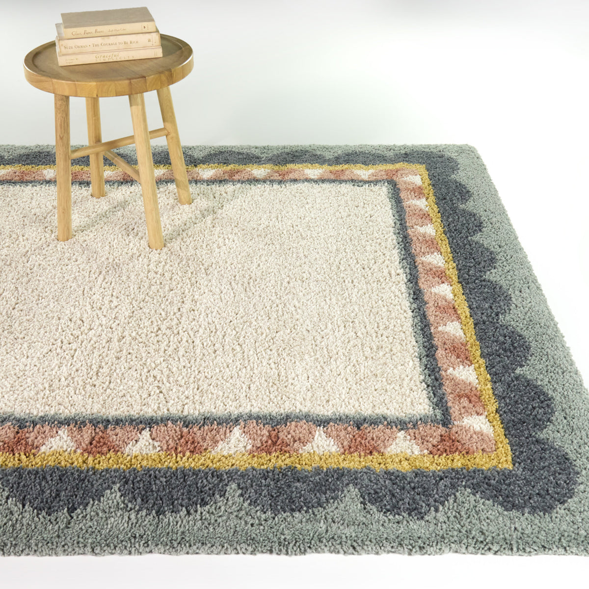 Ginette Scallop Border Area Rug