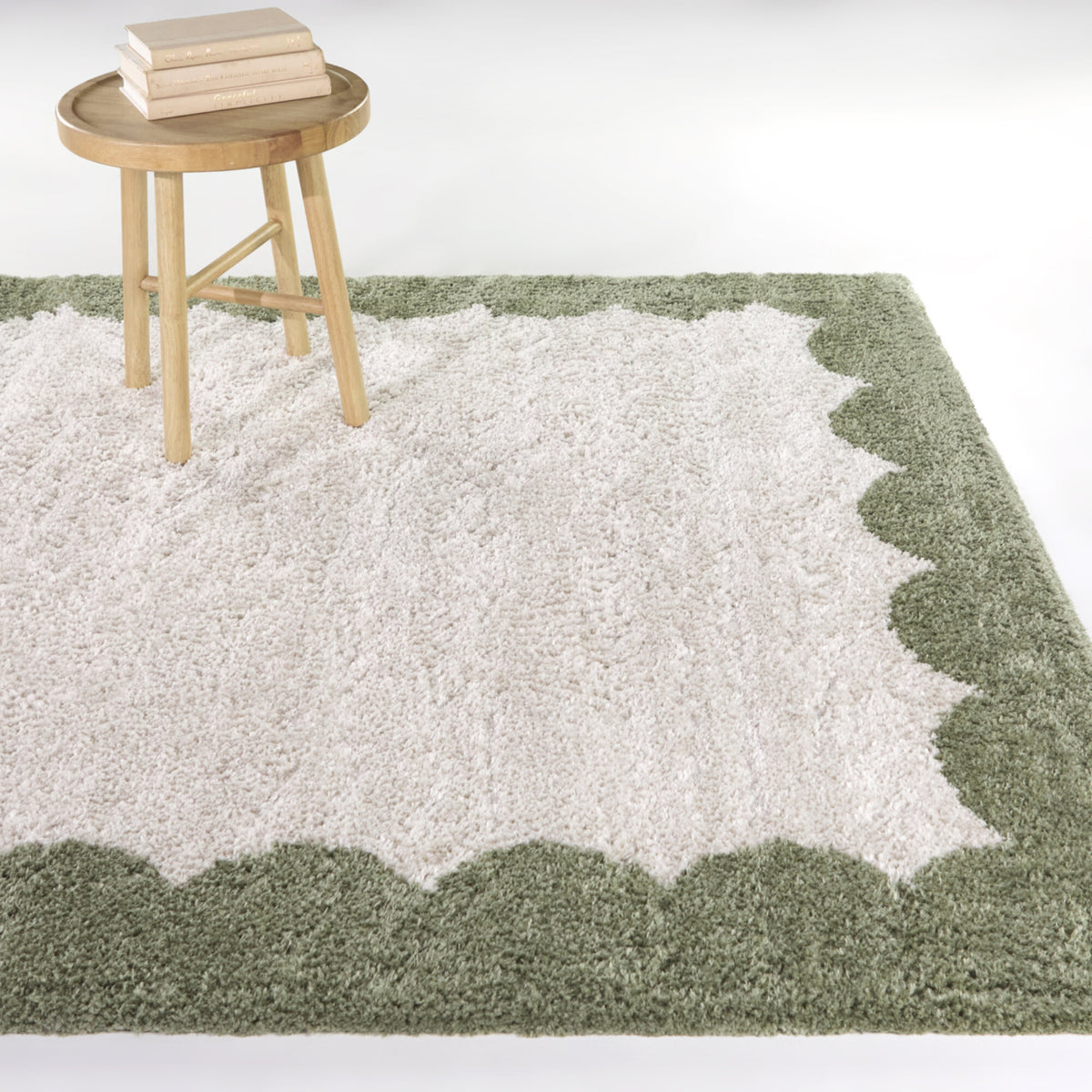 Callahan Scalloped Border Area Rug