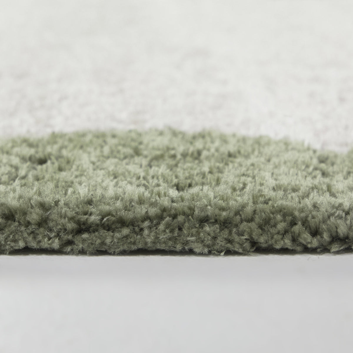 Callahan Scalloped Border Area Rug