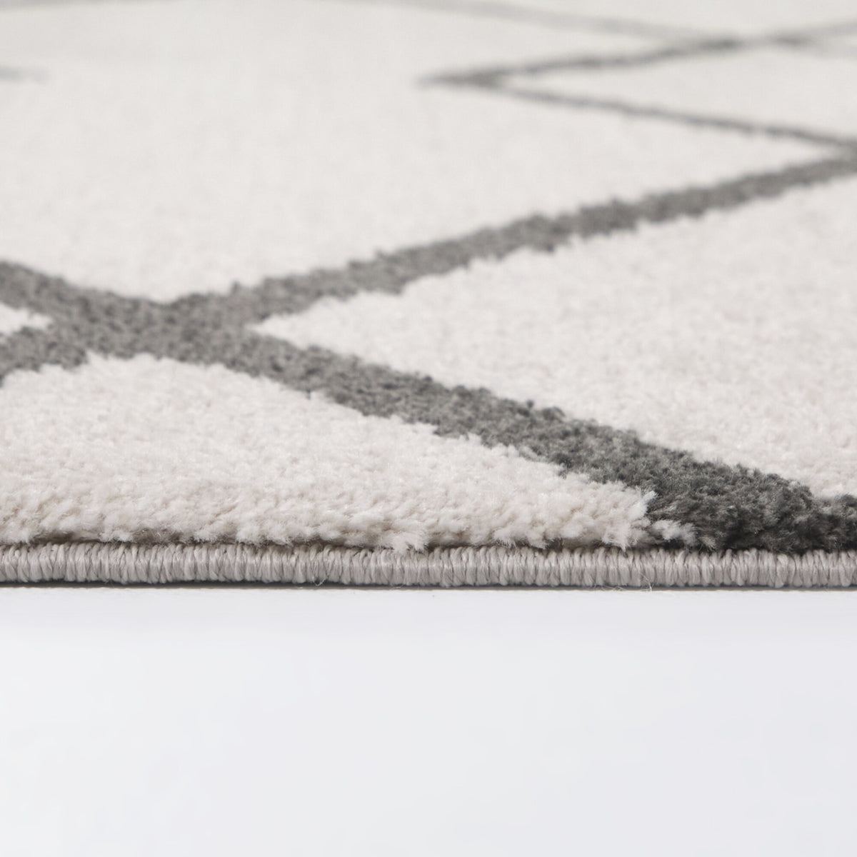 Christine Diamond Geometric  Area Rug