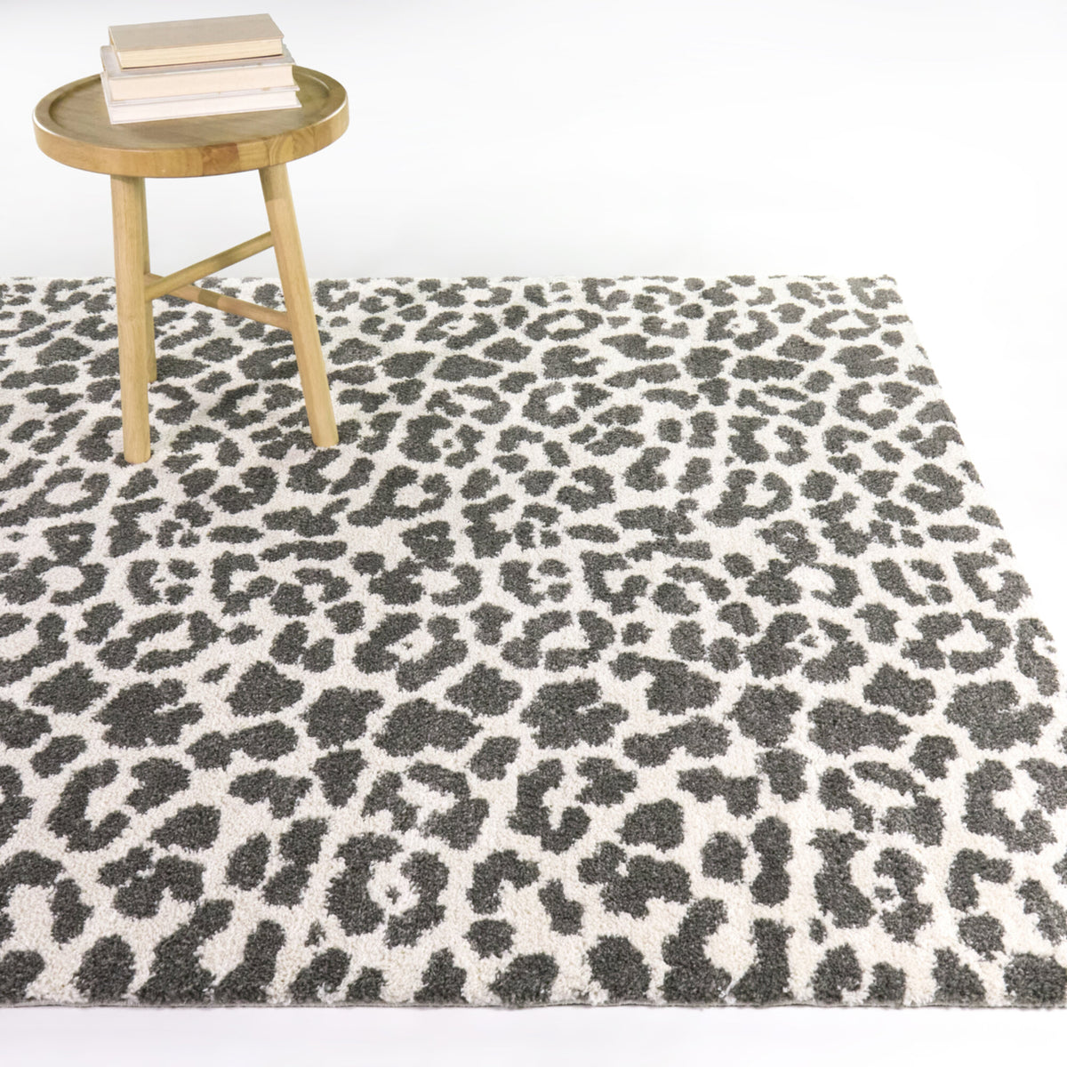 Leo Global Glam Animal Print  Area Rug