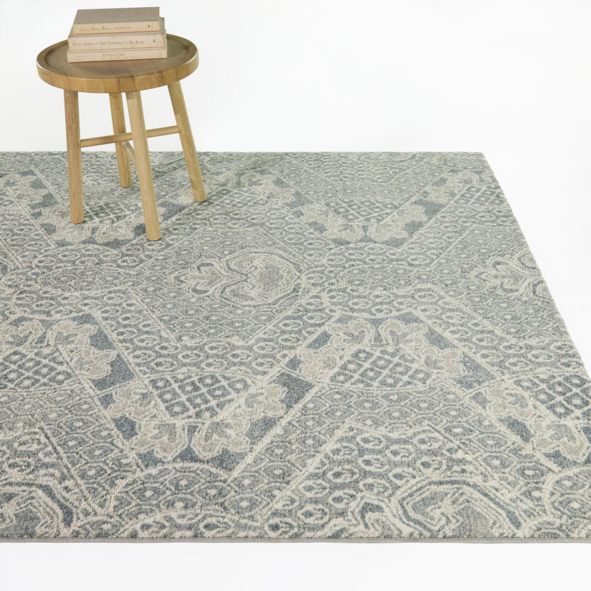 Saila Global Traditional Area Rug