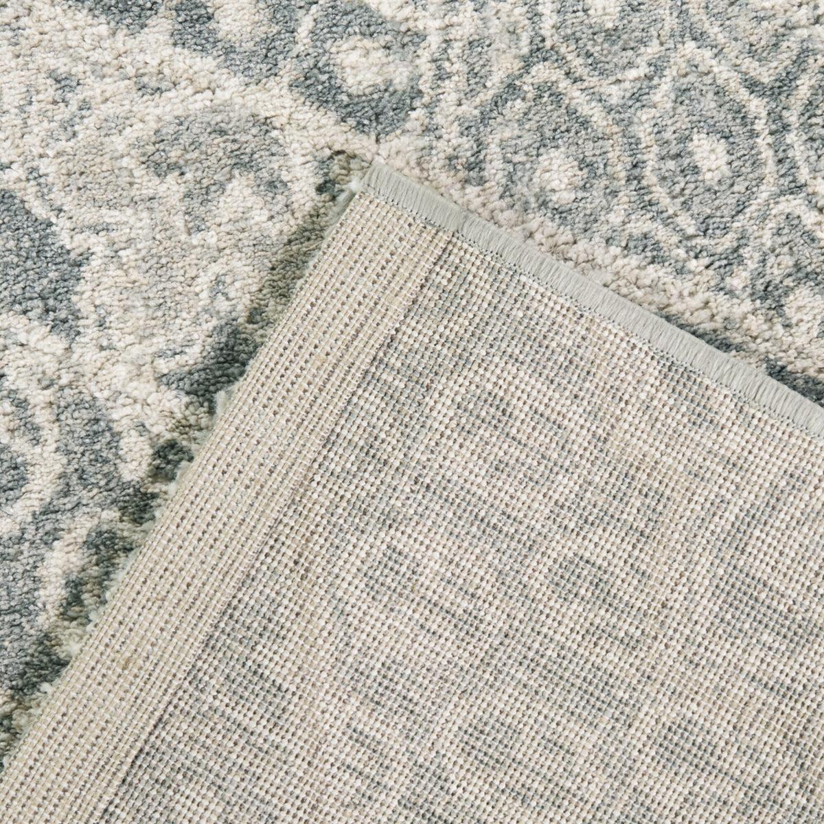 Saila Global Traditional Area Rug