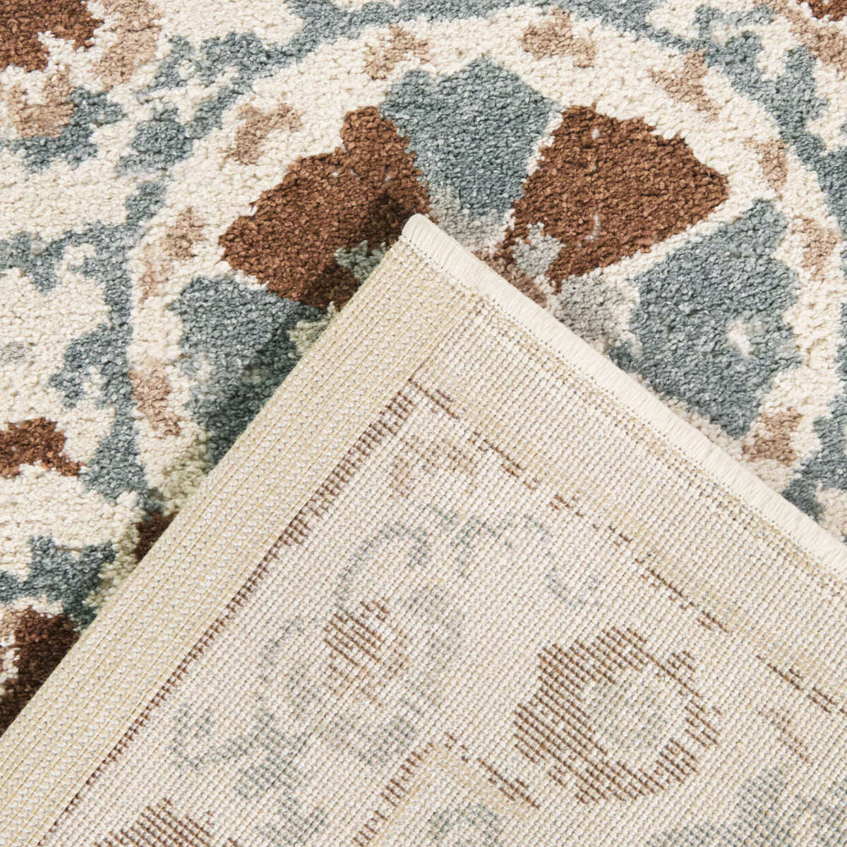 Niclas Traditional Medallion Area Rug