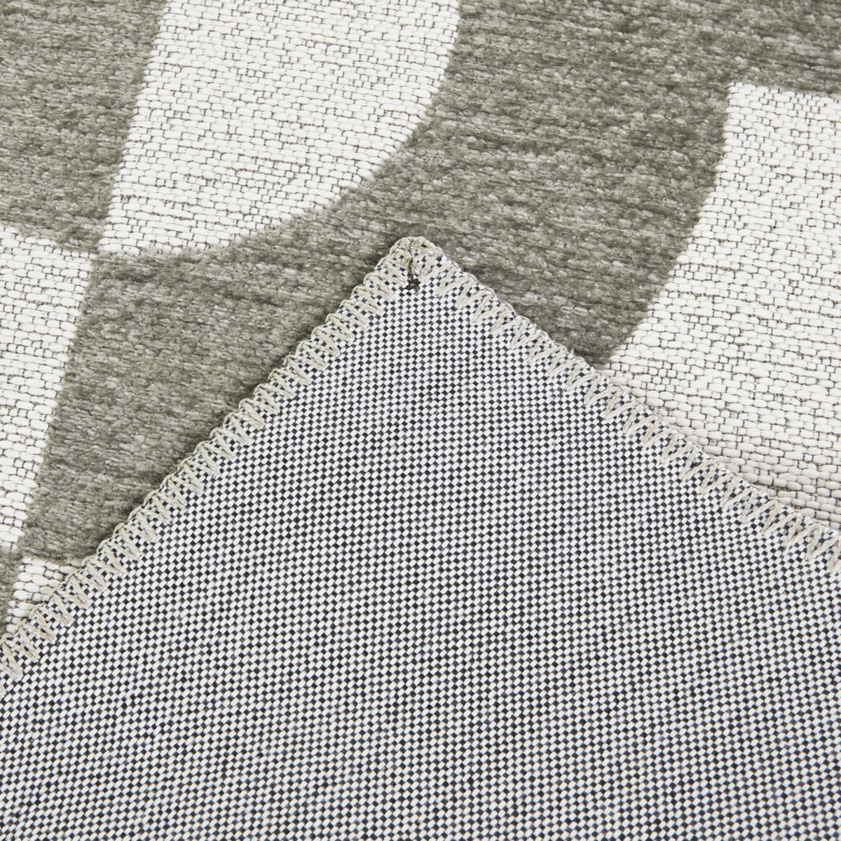 Halle Abstract Modern Area Rug