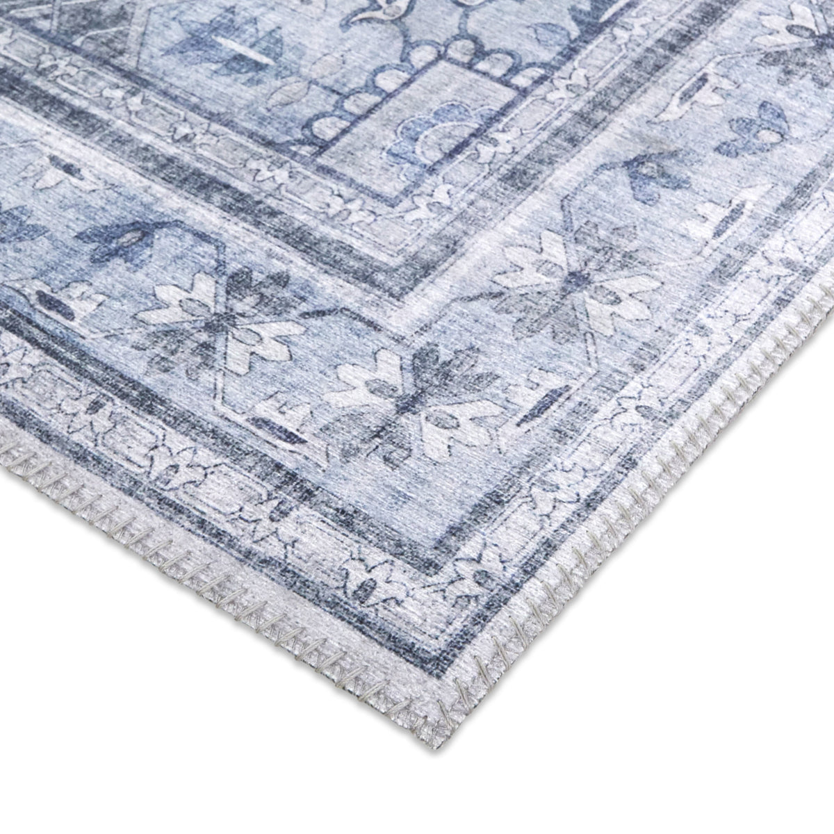 Henin Traditional Area Rug